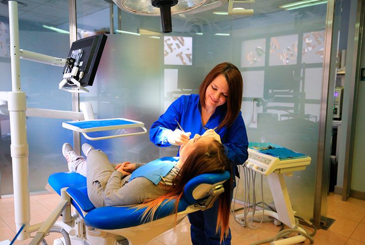 dentista con clienta